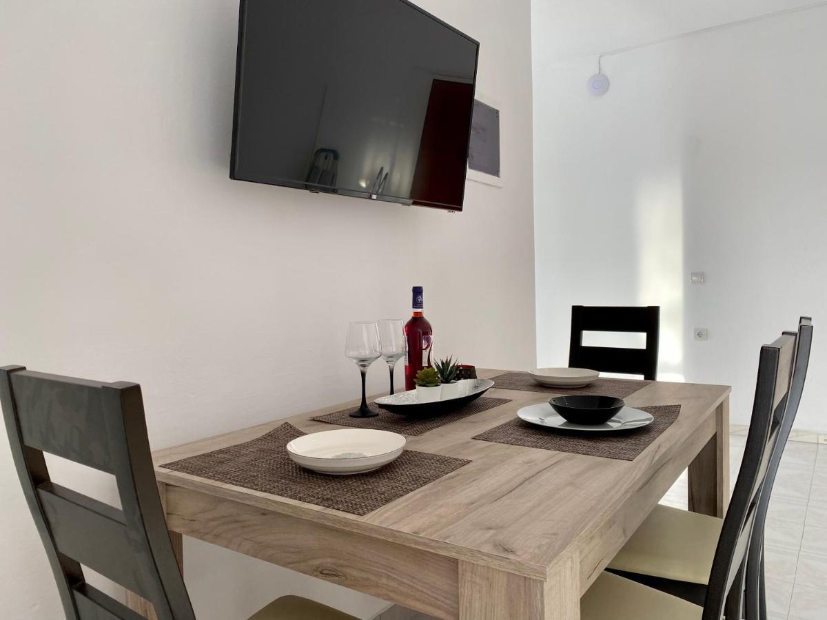 Central, Sunny & Spacious Apartment, In Kos, "1" Kültér fotó