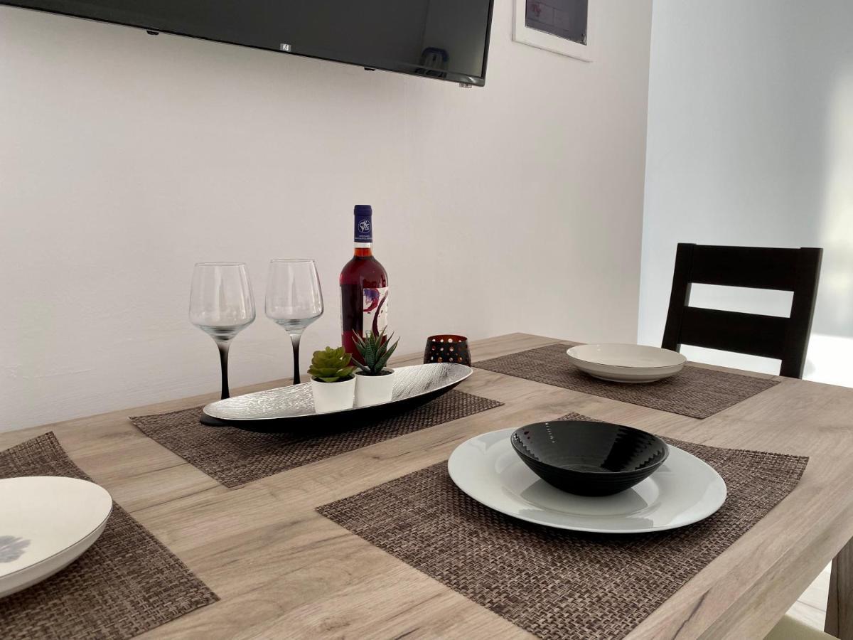 Central, Sunny & Spacious Apartment, In Kos, "1" Kültér fotó